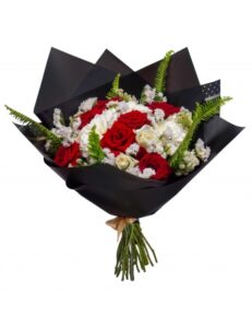 Bouquet Souffle de Charme – Roses & Lys sur Écrin Noir